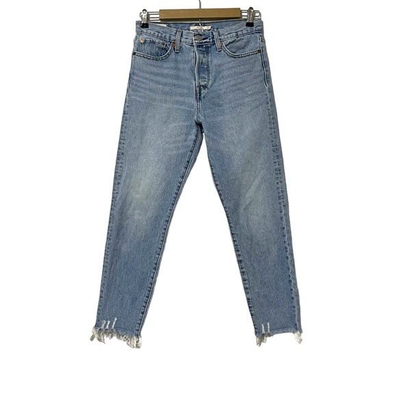 Levi's Denim - Levi’s Wedgie Light Wash Straight Leg Raw Hem Jeans Size 27